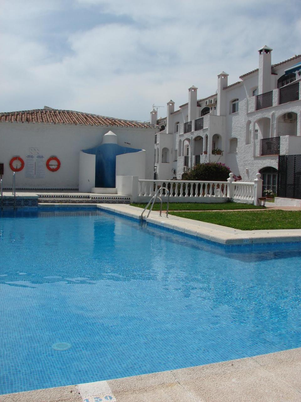 Verano Azul 12 Menyber Nerja Eksteriør bilde